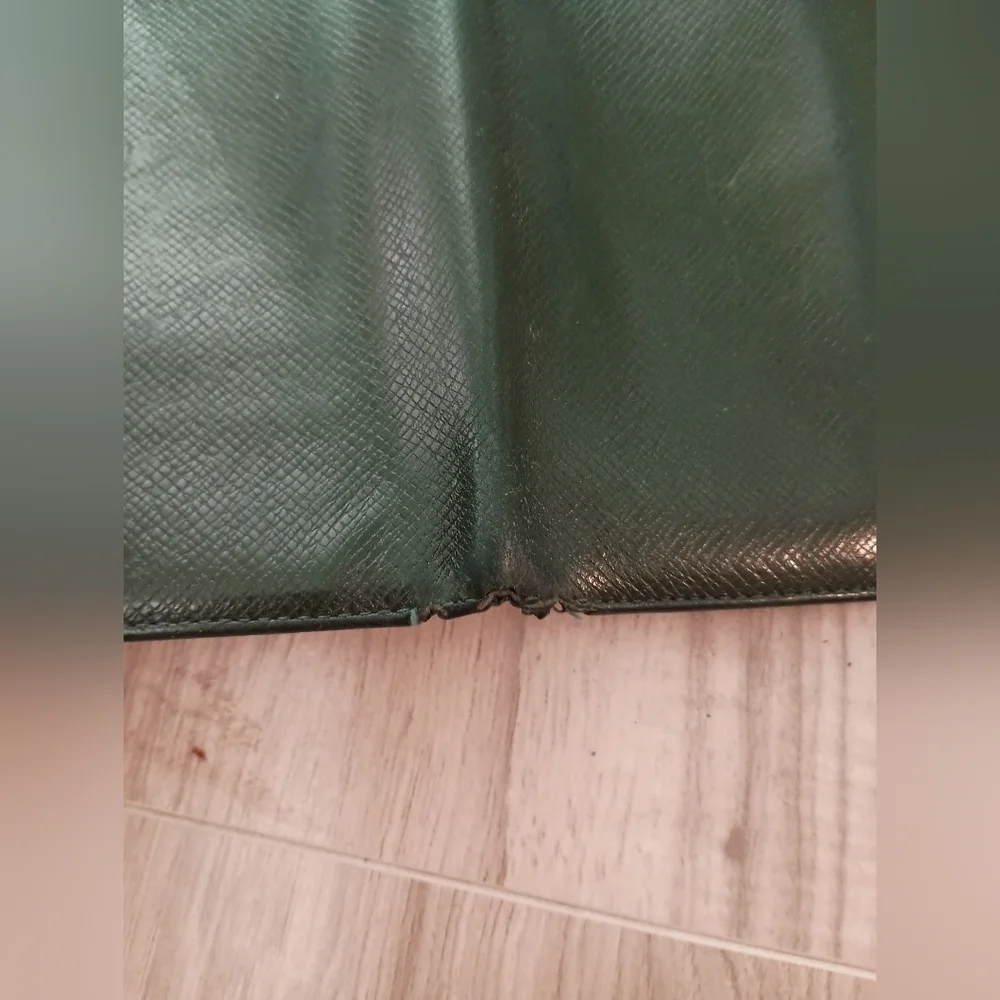 Authentic Louis Vuitton, Green Taiga Long Wallet